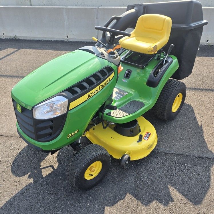 42" John deere D105 lawnmower