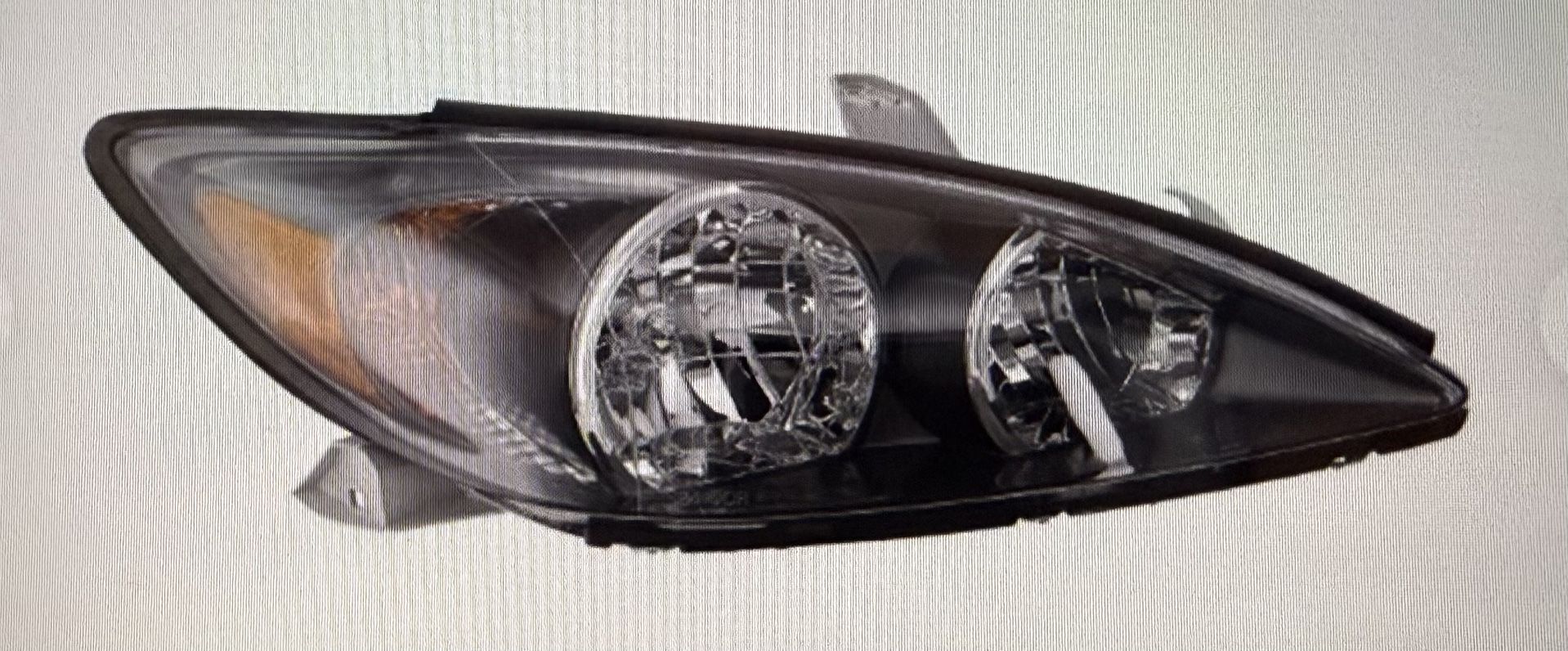 2003 Toyota Camry Right side headlight