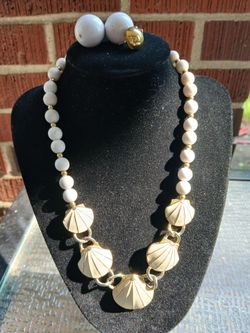 Vintage trifari enamel golden seashell necklace