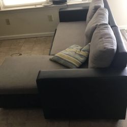 Pull Out Couch 