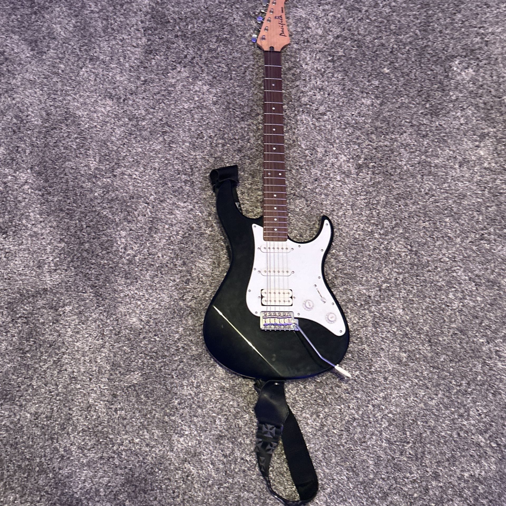 Yamaha PAC012 Guitar