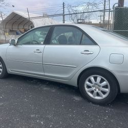 2002, XLE, 92 Miles. $3800 