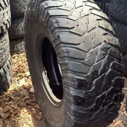 1 Used   Tire 37/12.50/17 Cooper STT mud terrain 8ply