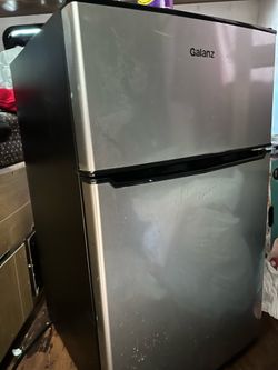 fridge $100. in good condition