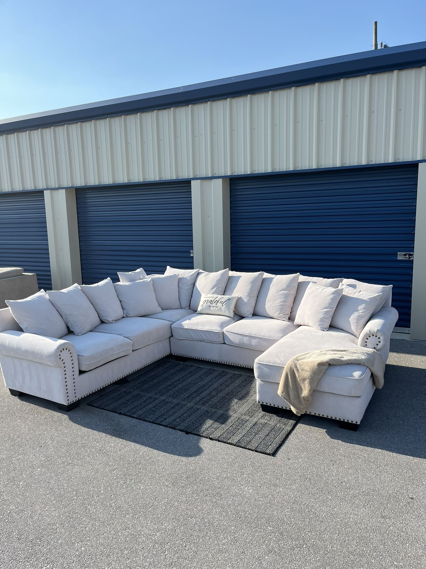 White Bennington Sectional Couch Free Delivery & Installation Retail: $3,400