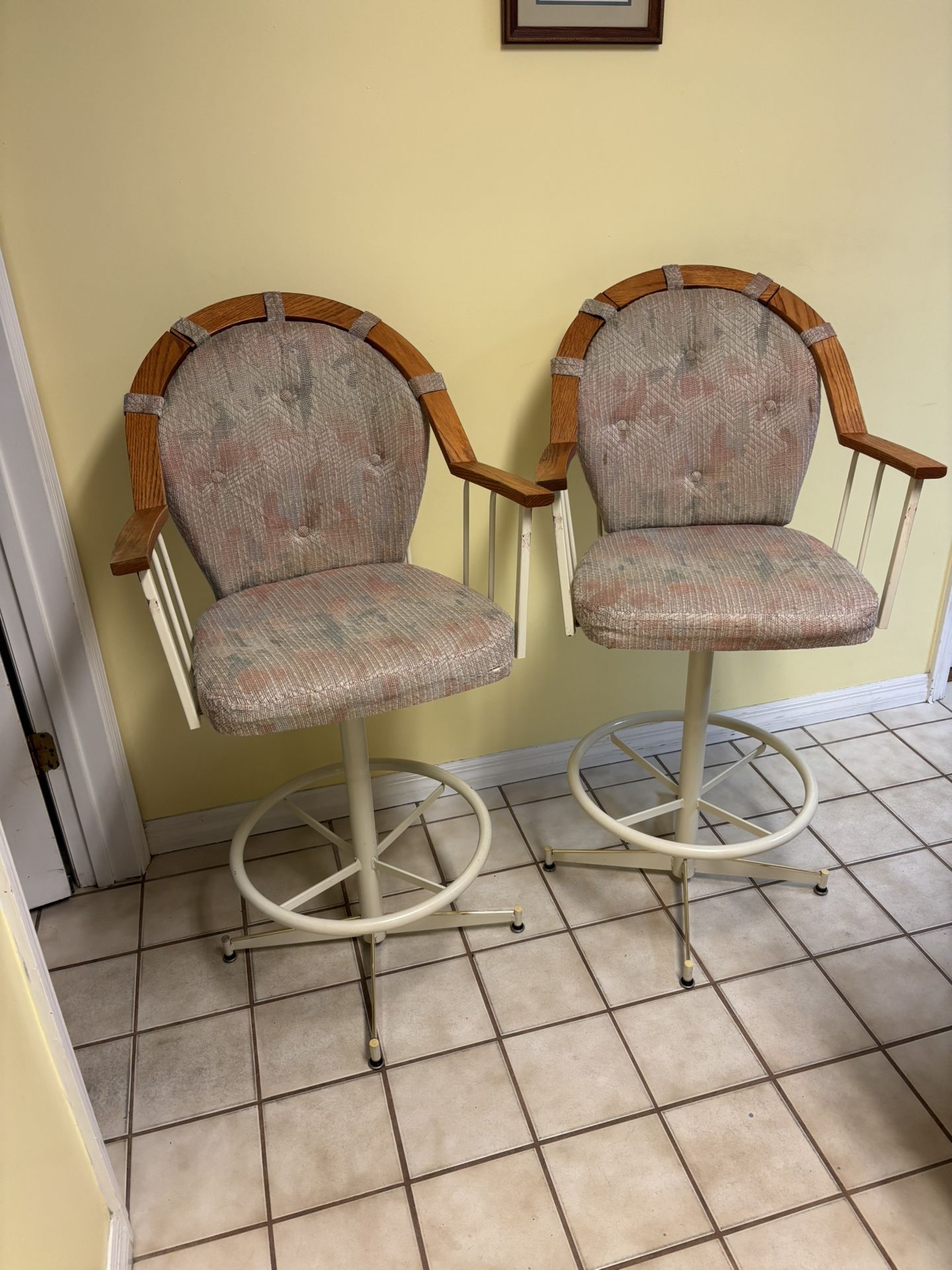 3 Swivel Stools