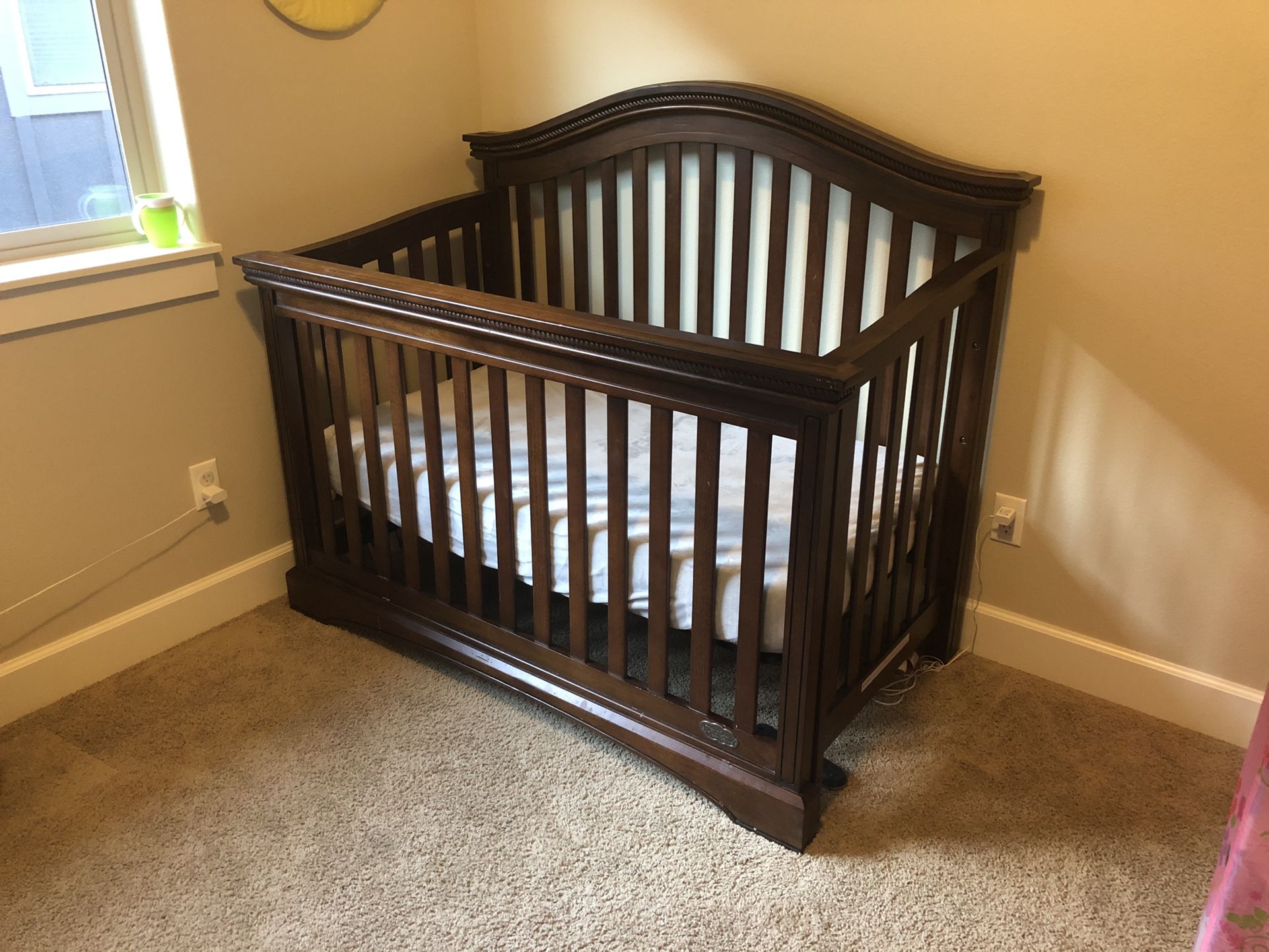 Baby Crib *FINAL PRICE DROP*