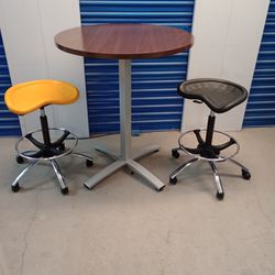 Bar Height Table And Stools $ 250
