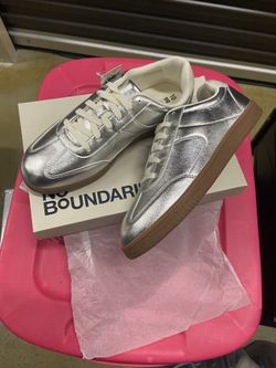 Women Size 10 Sneakers New