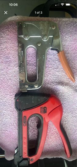 Cable stapler