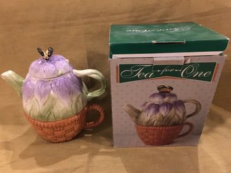 Tea for one. Tea kettle and mug set new in box