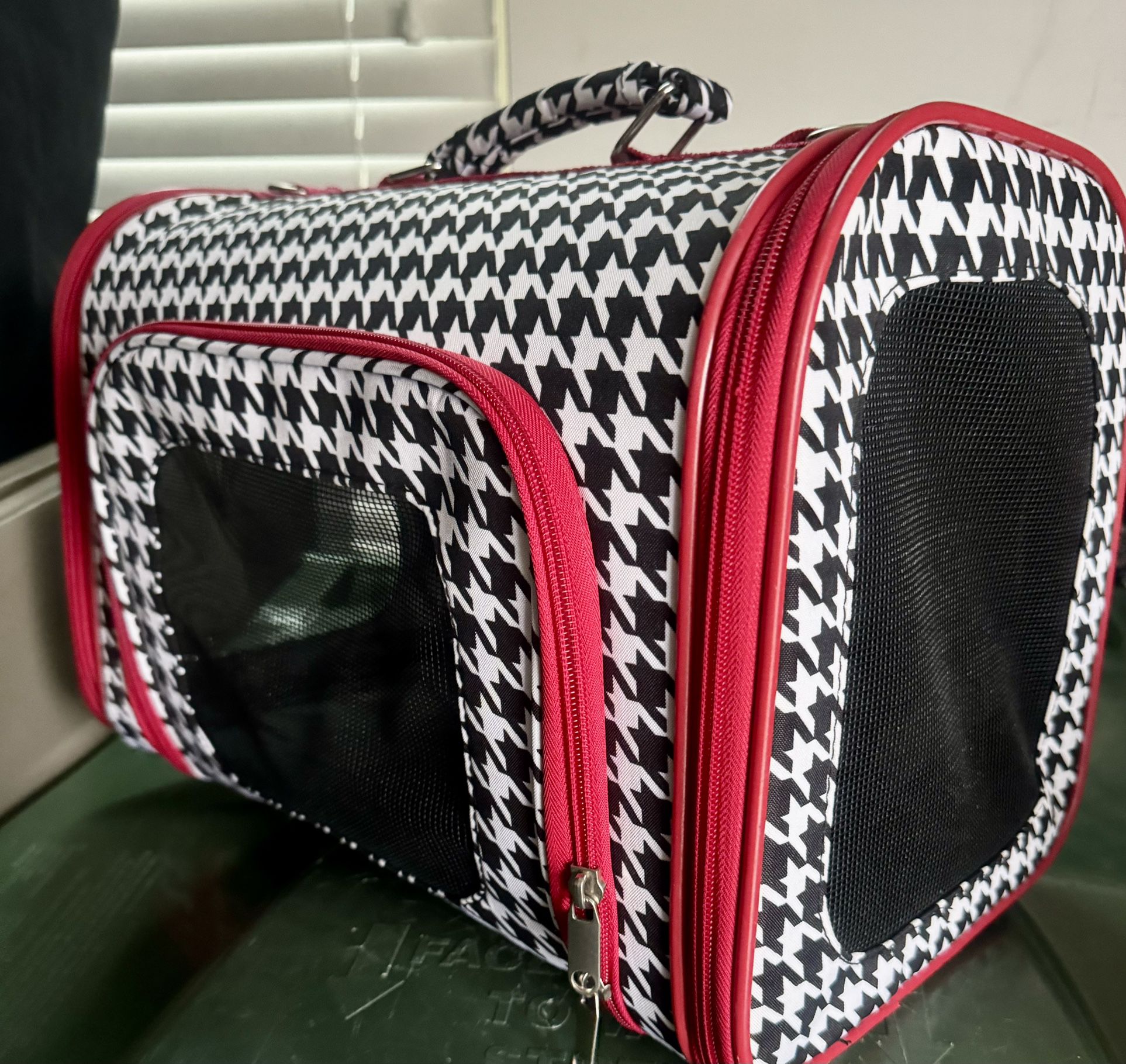 Black & White Houndstooth Fashion Transport Bag For Pets, 16”x11”x12”  