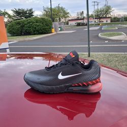 Brand New And Original Men's Nike Air Max's Sneakers Sizes 8