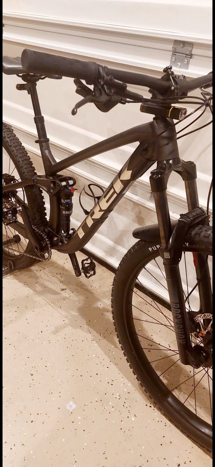 TREK FUEL EX5 29er Gen 5 Full Suspension Mountain Bike