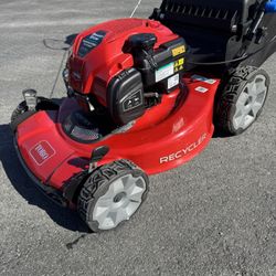 Like New Toro Smart Stow Recycler Mower 150cc Engine. Details Below