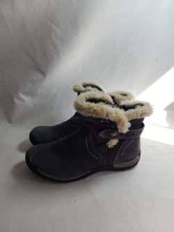 Very nice Earth origin's Gray boots zip up Karlenee Us Sz 7 M Leather Faux Fur