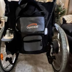 Electric wheelchair 