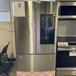 Samsung - 28 Cu. Ft. 3-Door French Door Refrigerator with Family Hub in Stainless Steel