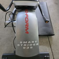 Elliptical Smart Strider 935 With Mat Accessory 