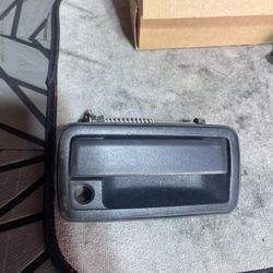 2000 Chevy S10 Driver side Door Handle 