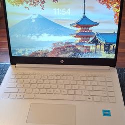 White HP Laptop 