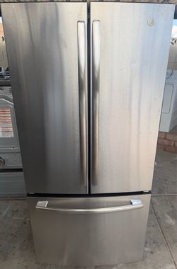 GE~📣📣🔥 Stainless Steel French Door Refrigerator in excellent condition