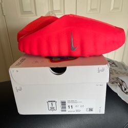 Nike Mind  size 10