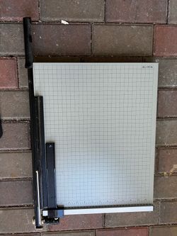 Guillotine Paper Cutter with measurement platform