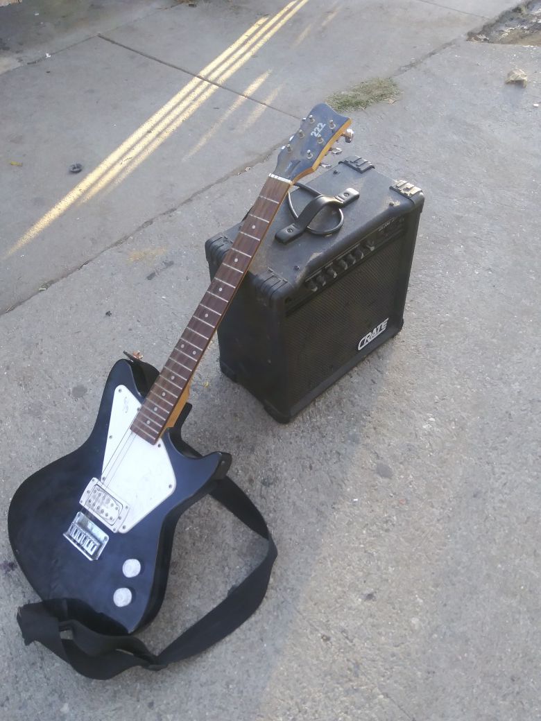 Electric guitar with speaker