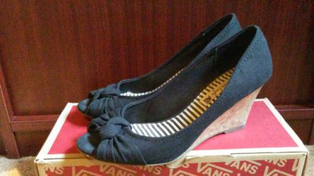 American Eagle wedged heels size 8