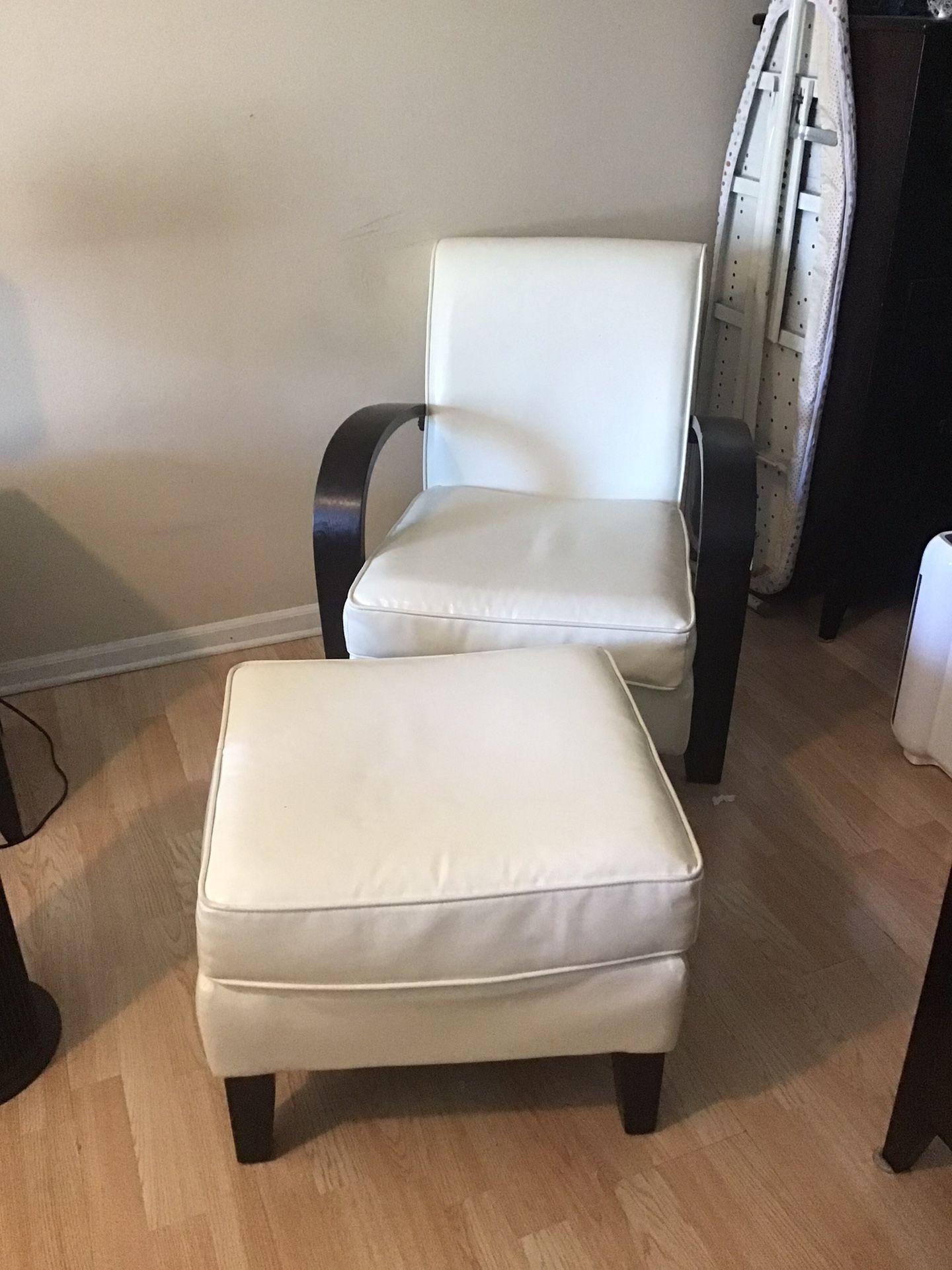 Vegan (faux) Leather White Arm Chair And Ottoman