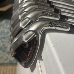 TAYLORMADE BURNER PLUS IRON SET 4-PW AW TM BURNER SUPERFAST 85 STEEL UNIFLEX RIGHT HANDED