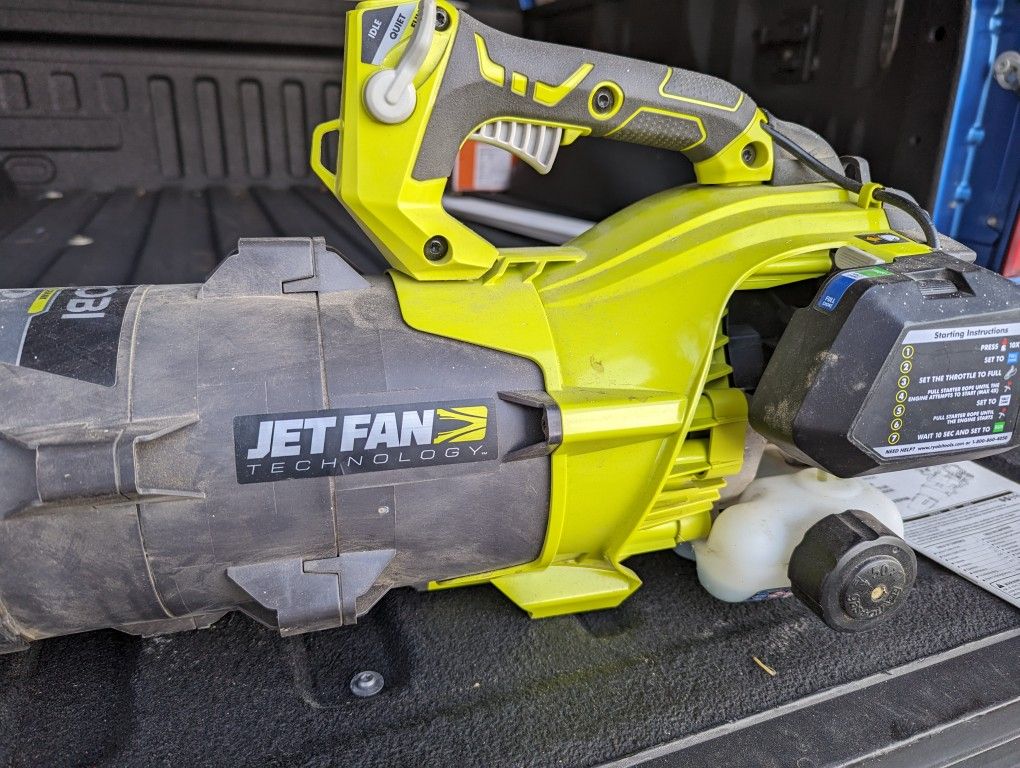 Gas powered Leaf blower