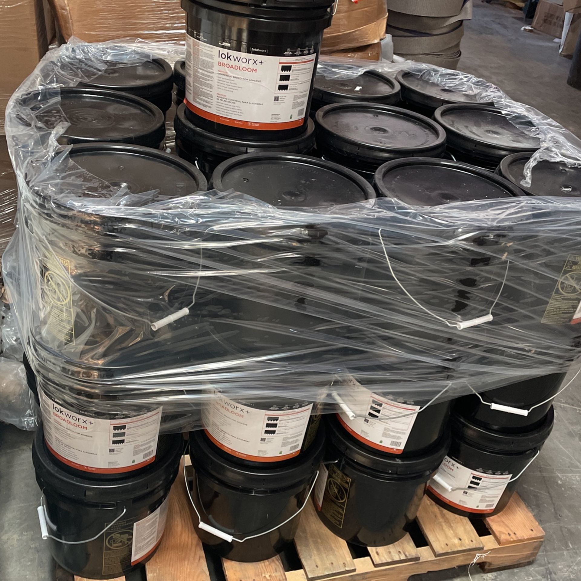 LOKWORX CARPET TILE ADHESIVE LEED V4 CONTRIBUING 4 GALLONS