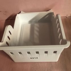 GE Fridge Ice Bin Part # 239D43521 