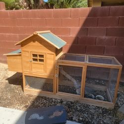 Chicken Coop In Grat Shape  Must See