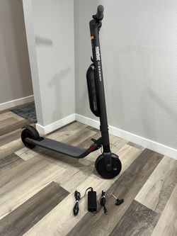 Ninebot Segway ES4 Electric Scooter Matte Black Needs battery – 18.5 MPH