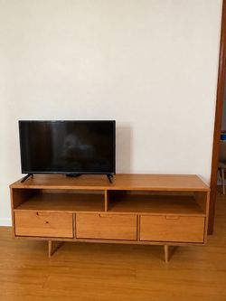 MCM Wooden Media Stand