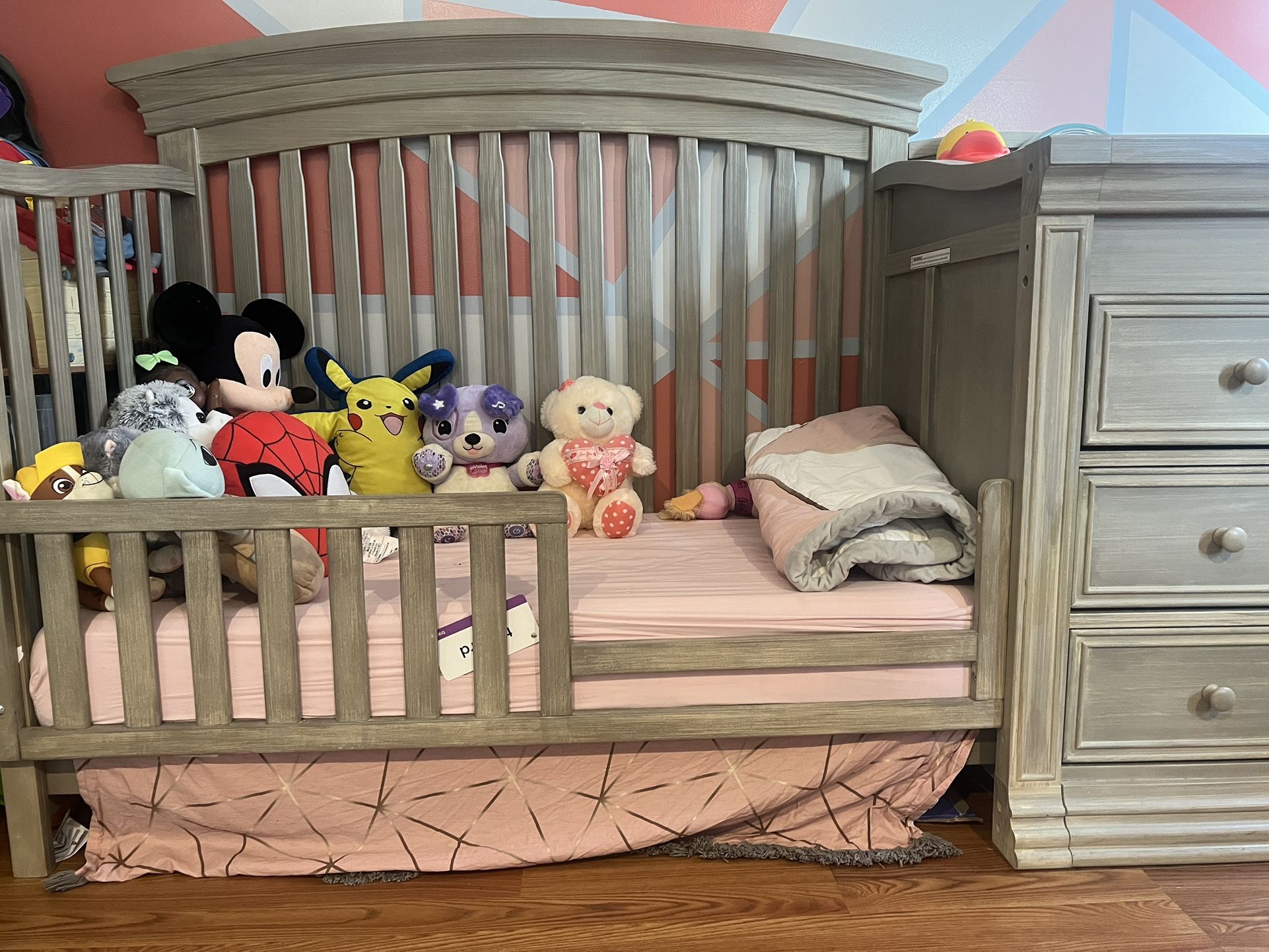 Sorelle Crib , Mattress, Toddler , And Full Rail In Taupe