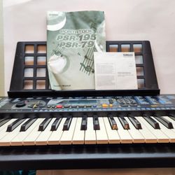 Yamaha PortaTone PSR-79 Electric Keyboard Piano synthesizer with original box 