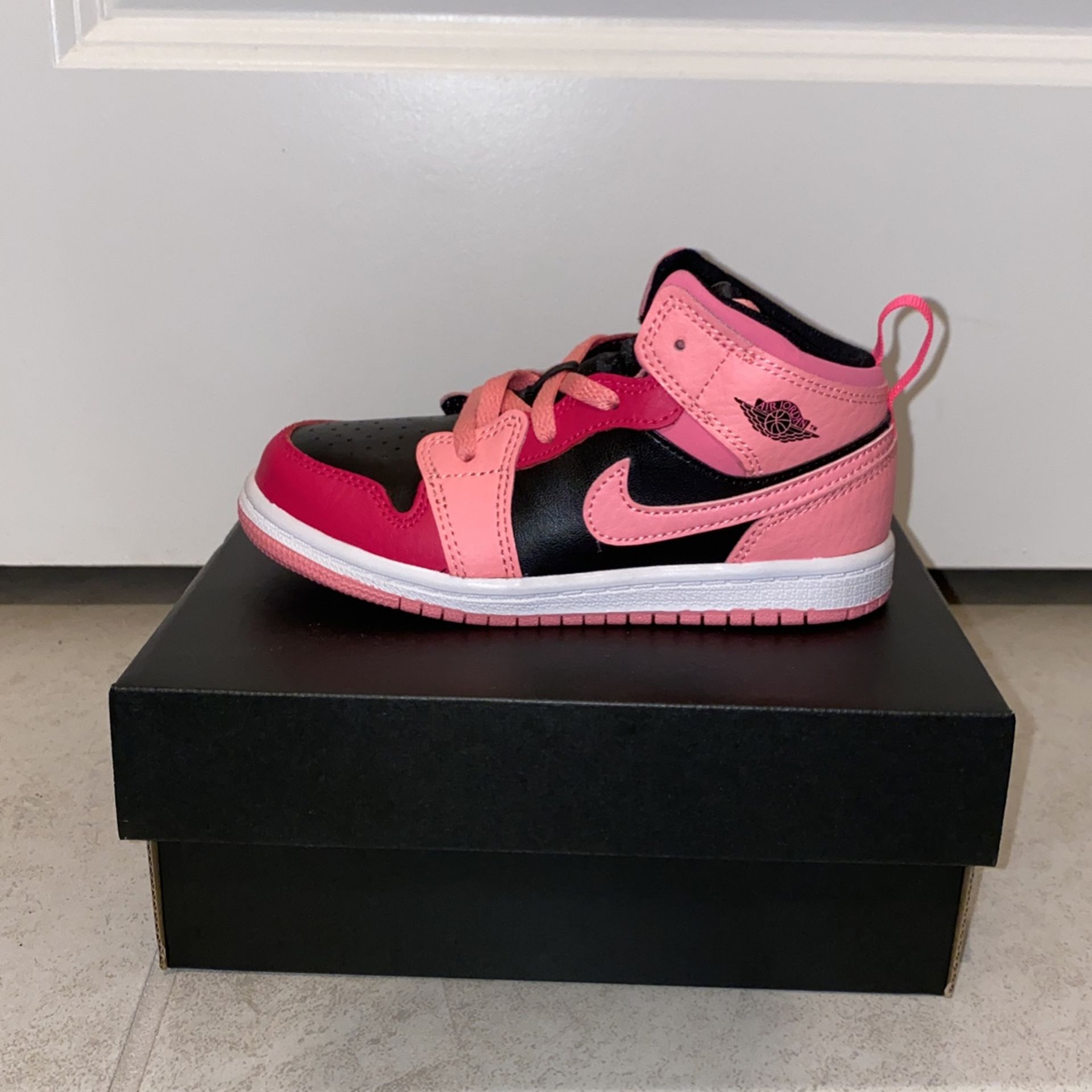 Jordan 1 mid size 10c 