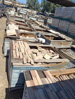 SURPLUS STONE VENEER $500 EACH PALLET (100 SQUARE FEET PER PALLET)