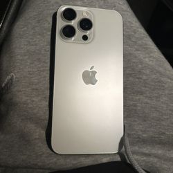 iPhone 15 Pro Max - 256gb - 83% Battery Health 