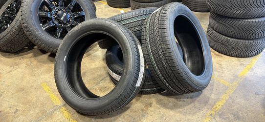 Bridgestone Alenza A/S 02 all-season tire 275/50/22