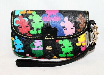 Dooney And Bourke Wristlet