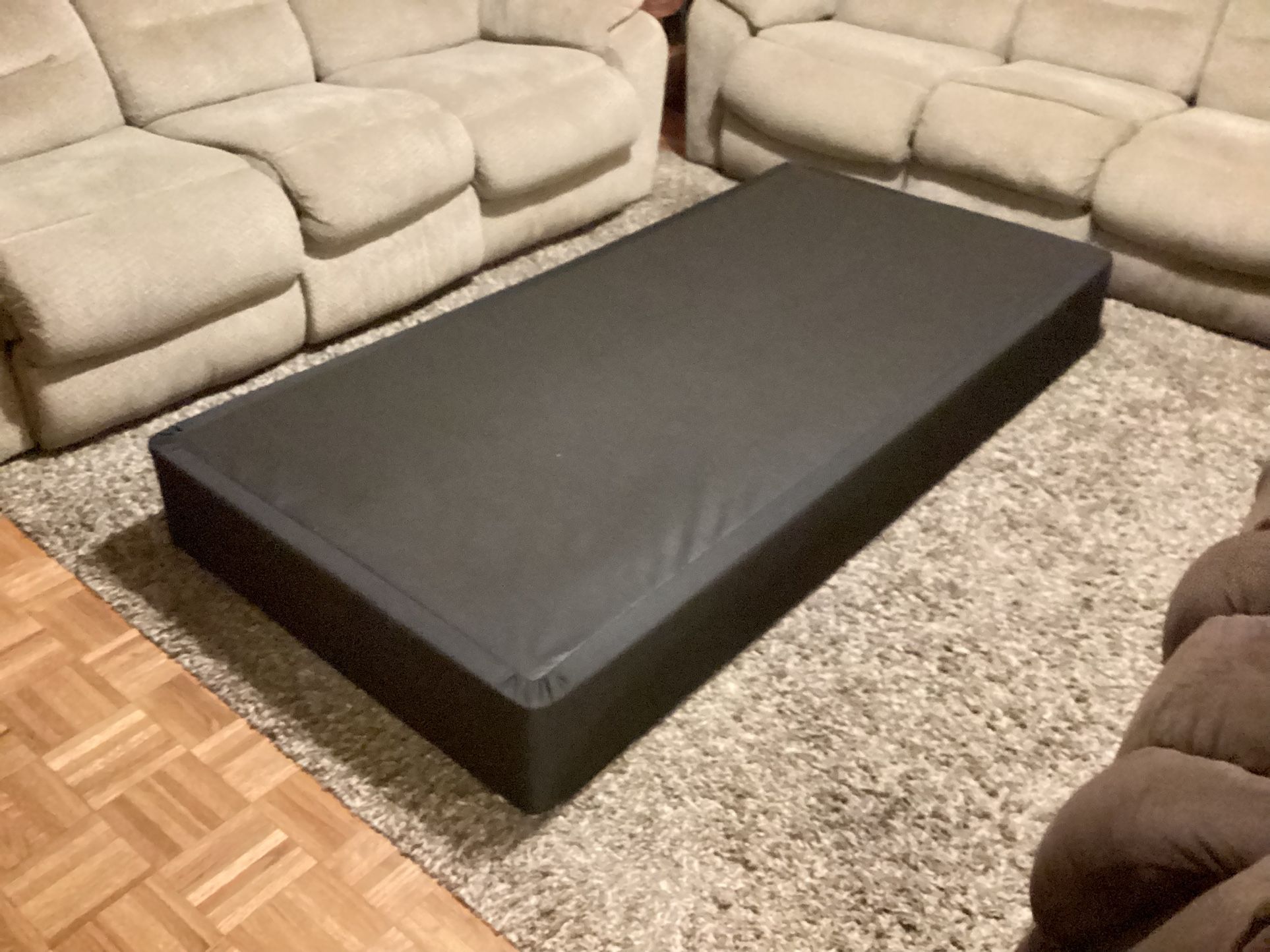 NEW XL TWIN BOX SPRING  (38 X 80 ) 9” THICK $25