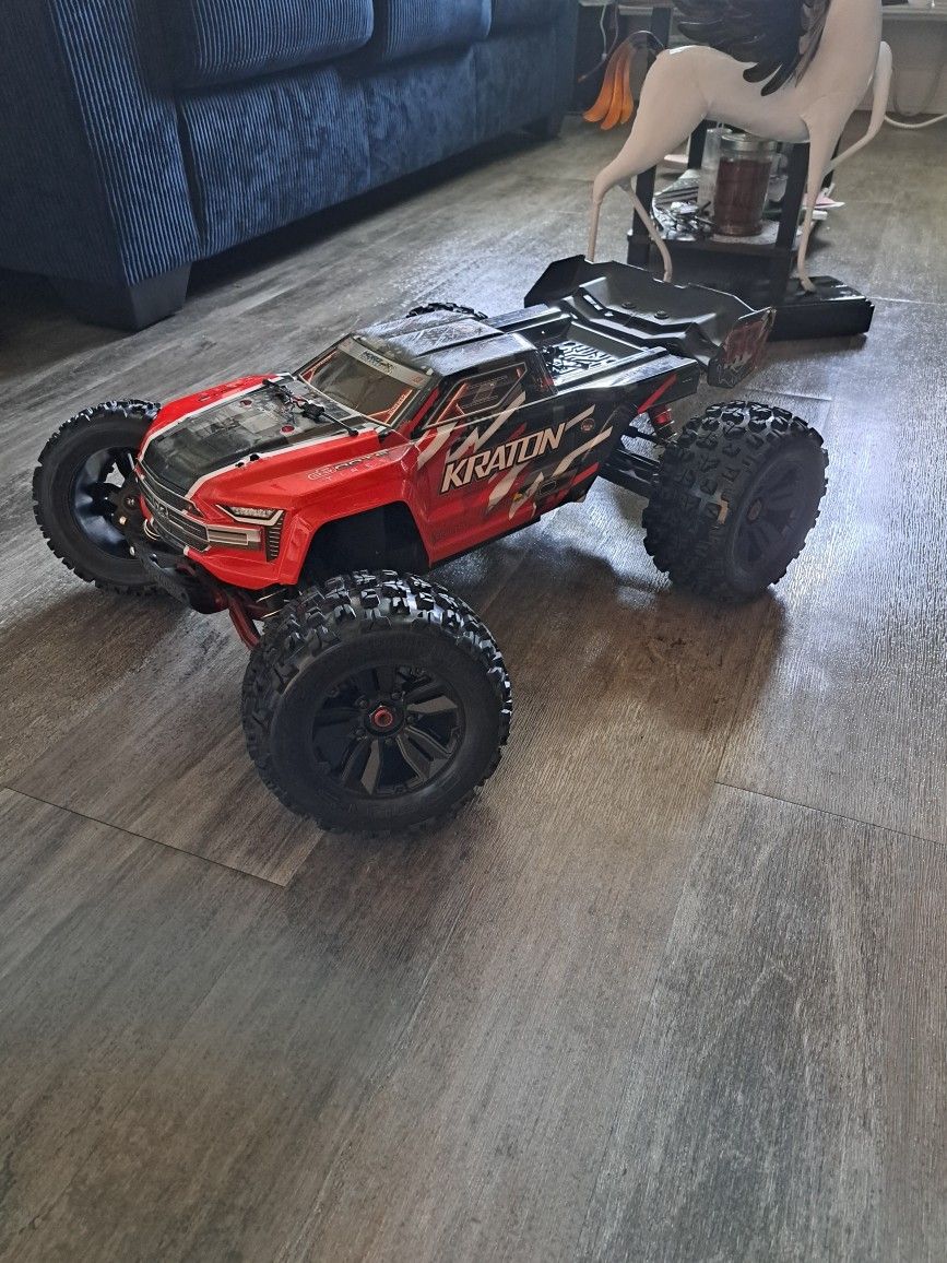 Karton S 6 Like New 500 $