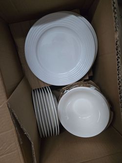 White plates and bowls