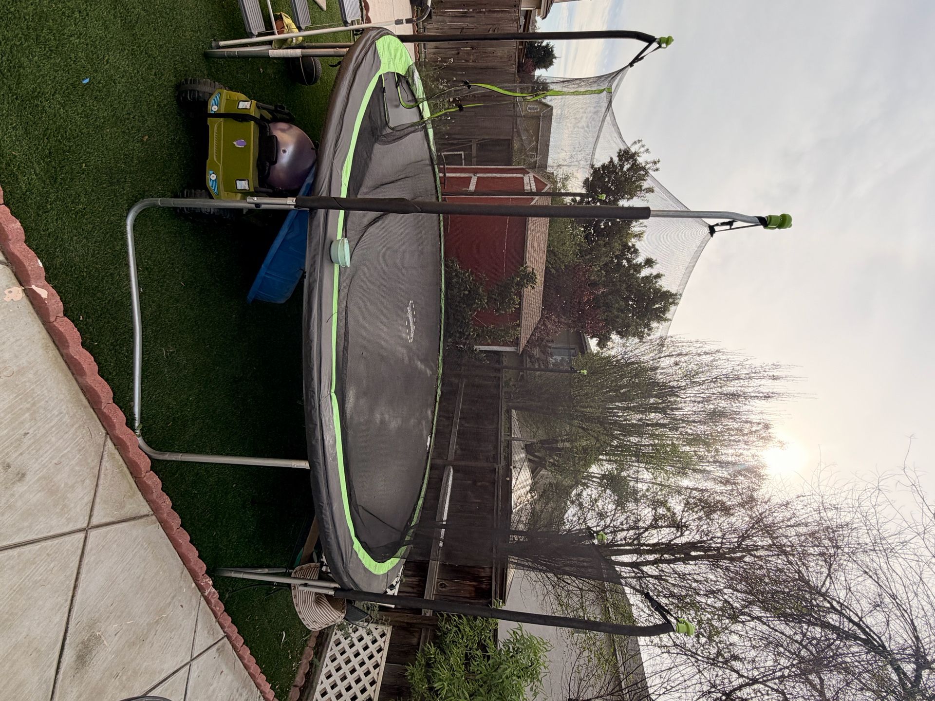 Trampoline 14in