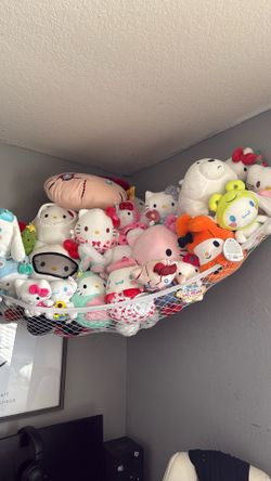 Hello Kitty and friends plushies